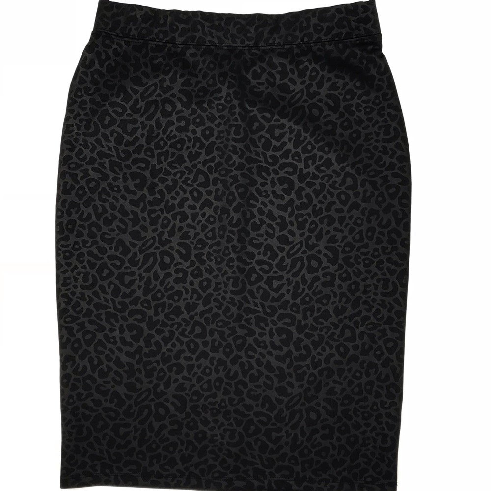 Xhilaration Cheetah Patterned Black Pencil Skirt M